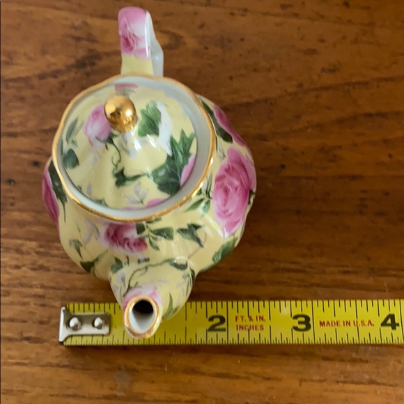 (2) Special place miniature China tea pots - Picture 8 of 9